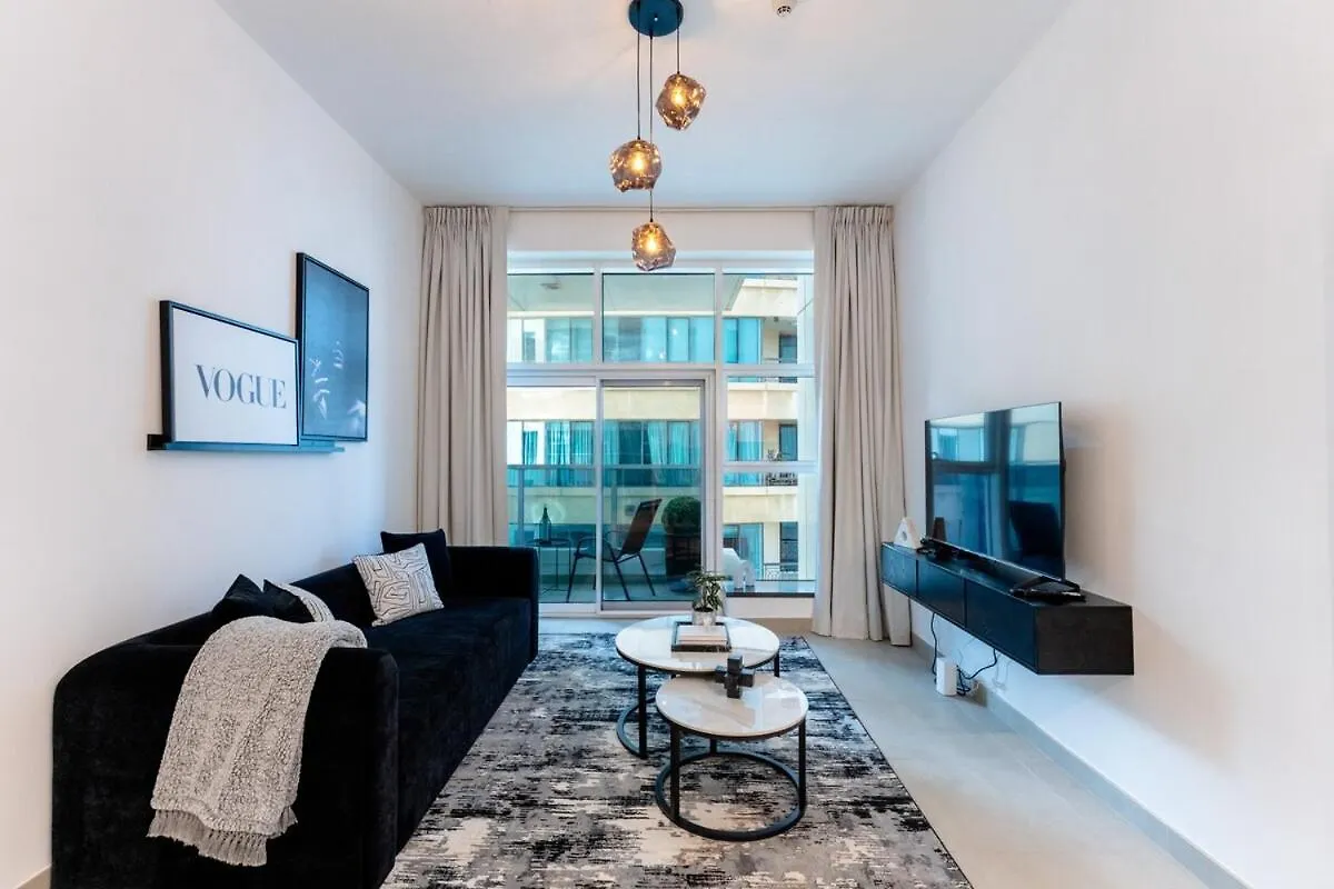 Stunning 1 Bed Apartment In Marina Arcade Dubai