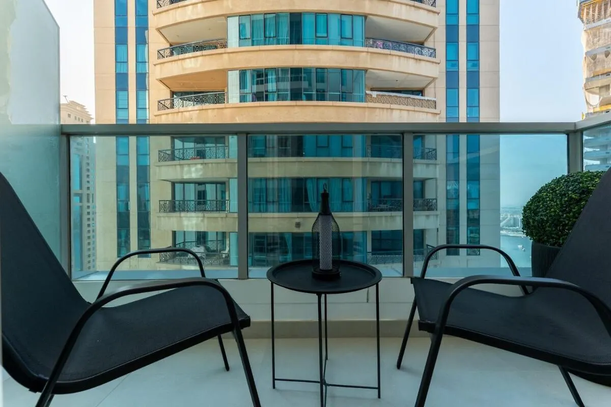 Stunning 1 Bed Apartment In Marina Arcade Dubai
