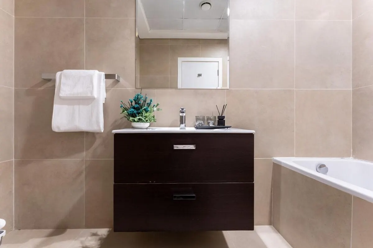 Stunning 1 Bed Apartment In Marina Arcade Dubai United Arab Emirates